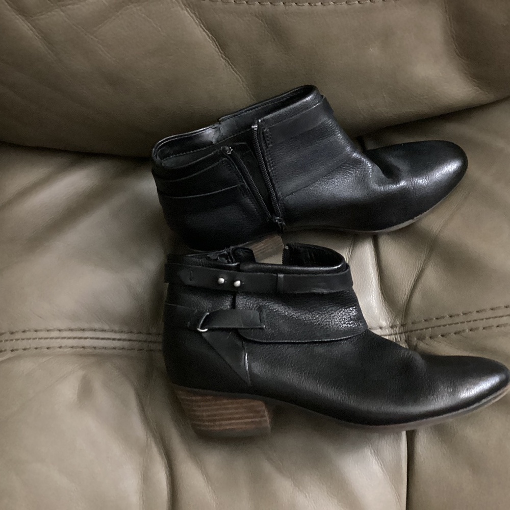 Dress shoes